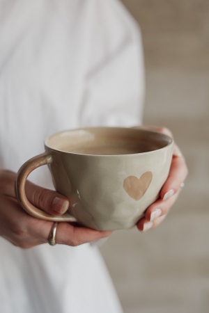 A lovely cup of Love & Happiness - Majas Cottage